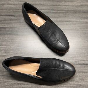 CLARKS women’s Size 10 Black Leather Slip On  Flats